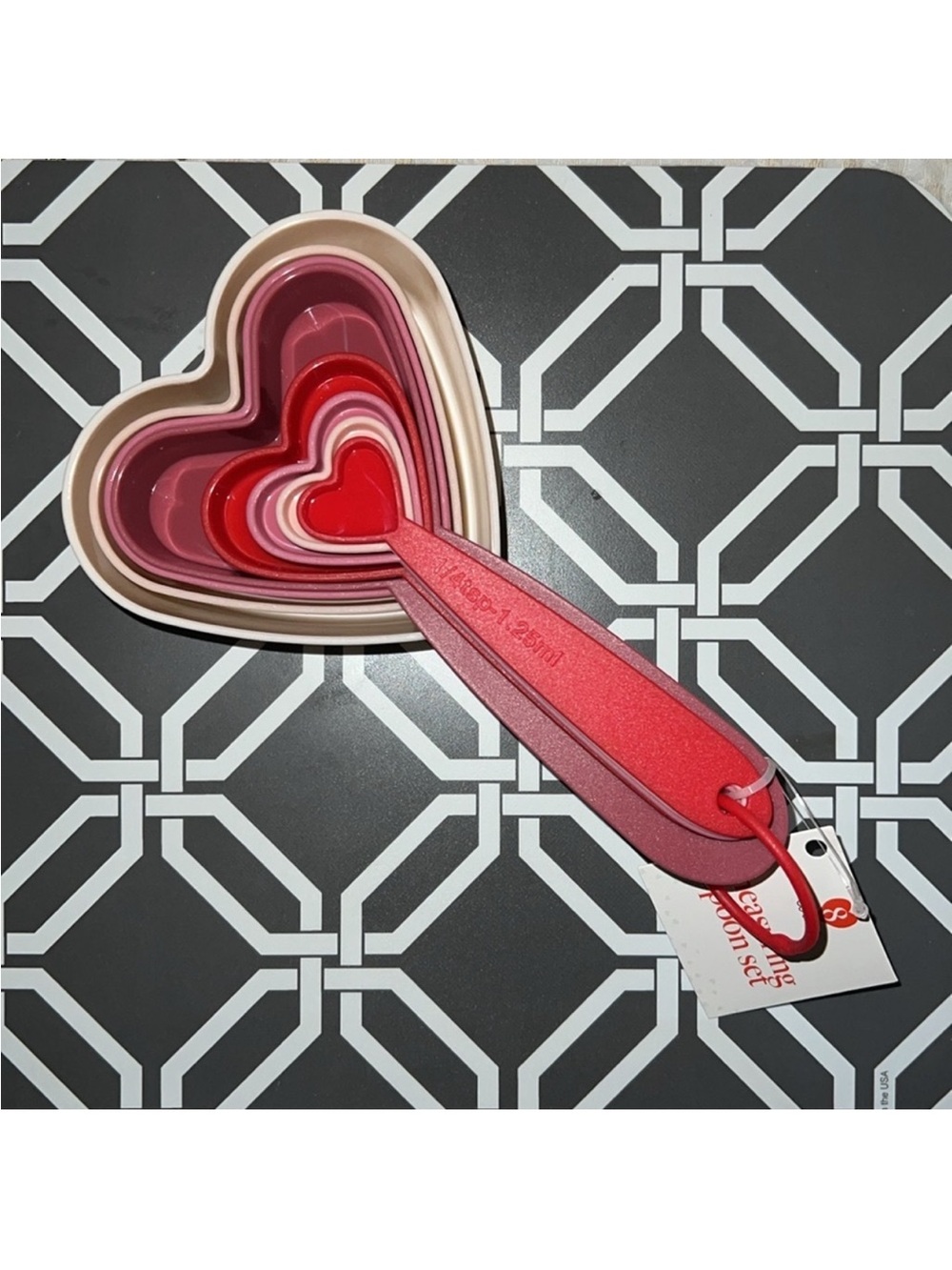 Heart-Shaped Nesting Measuring Cups & Spoons - Pink & Red heart measuring spoons